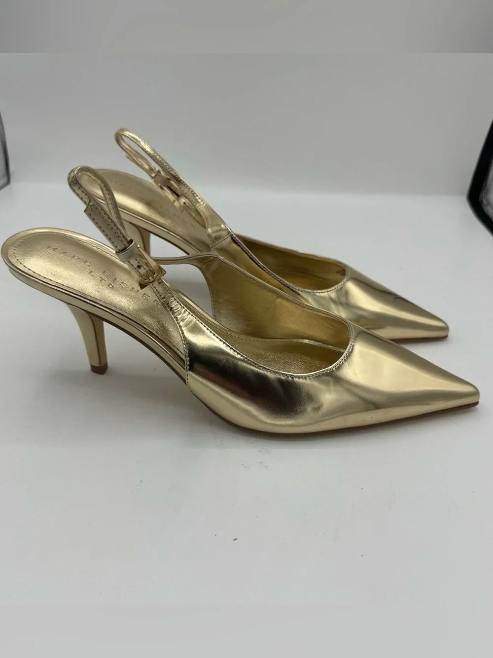 Marc Fisher Dorie Pointed Gold Patent Leather Slingback Pumps Size 9 glam glitz